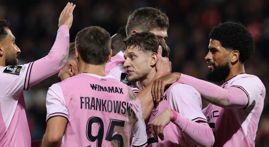 Rennes no comando em França