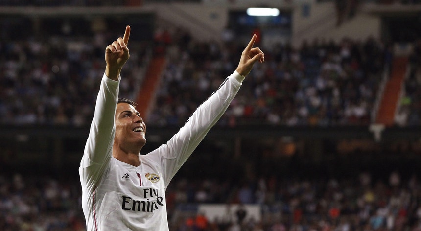 Cristiano Ronaldo quer sair do Real Madrid. O jogador sente falta de afetos por parte dos responsáveis do clube

