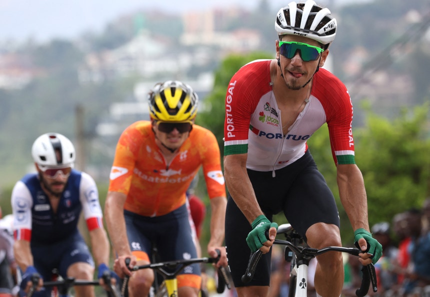Imagem de Ciclista português Ivo Oliveira conquista Tour de Kyushu