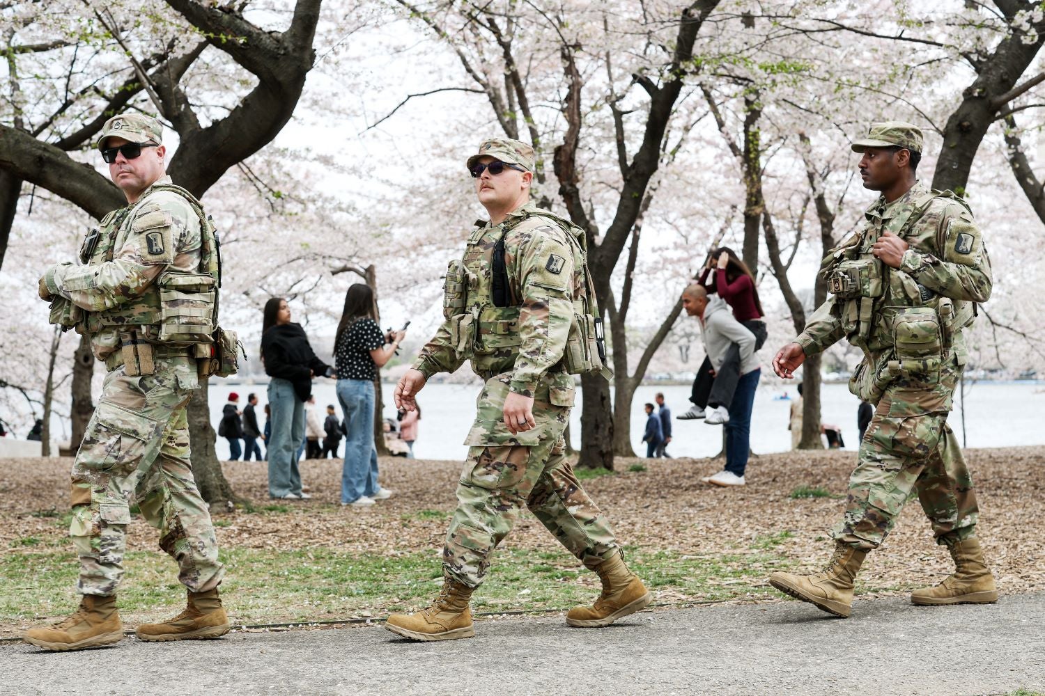 Presença militar dos EUA no Médio Oriente reforçada com milhares de soldados
