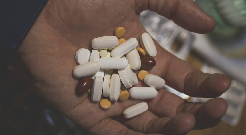 Imagem de Consumo de psicofármacos e encargos do SNS atingem máximo em 2025