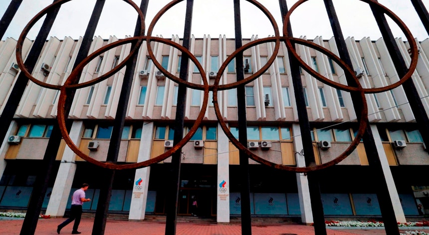 Mais três atletas russas foram apanhadas nas malhas do "doping"
