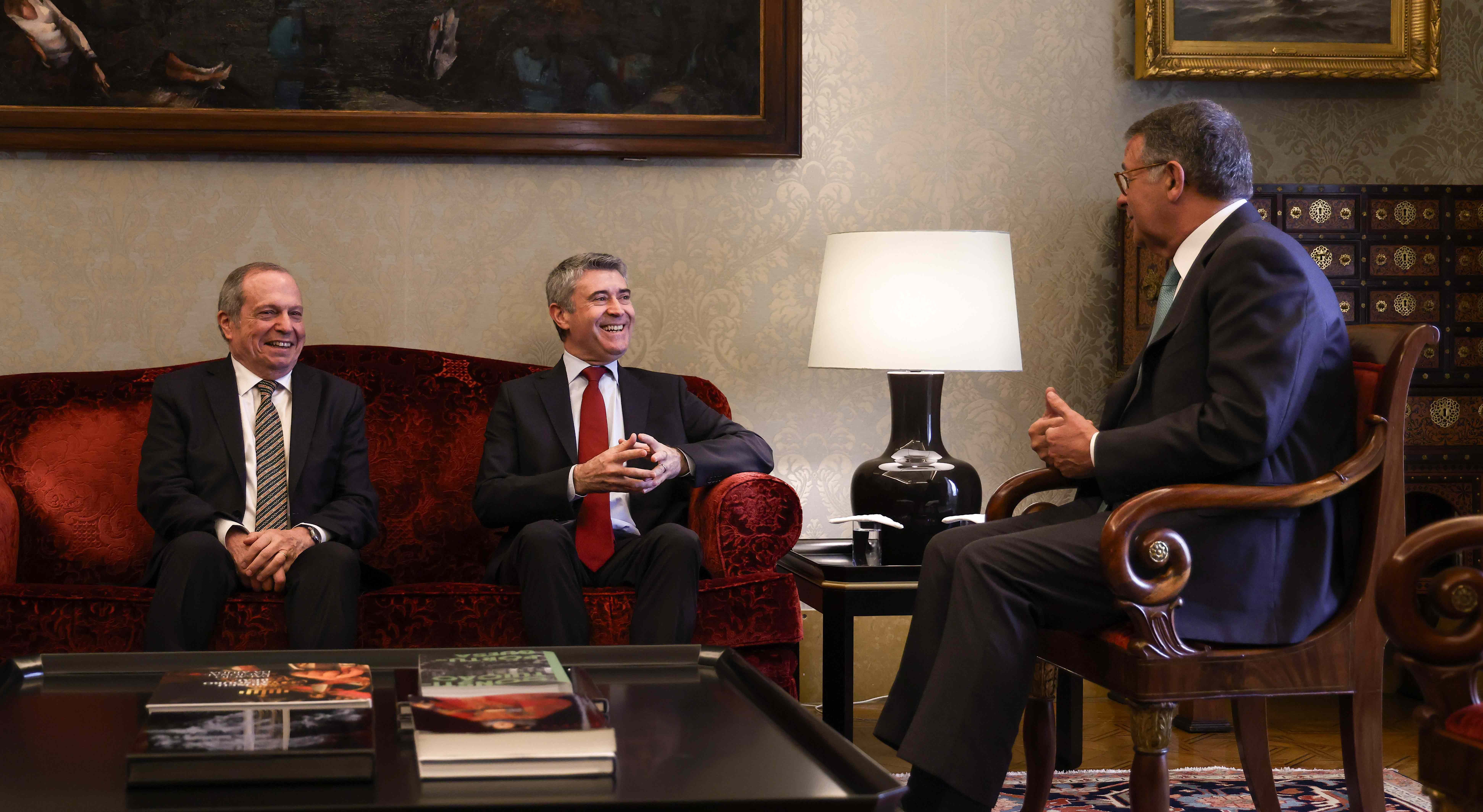 Carneiro spoke with Seguro about housing, health, and wages