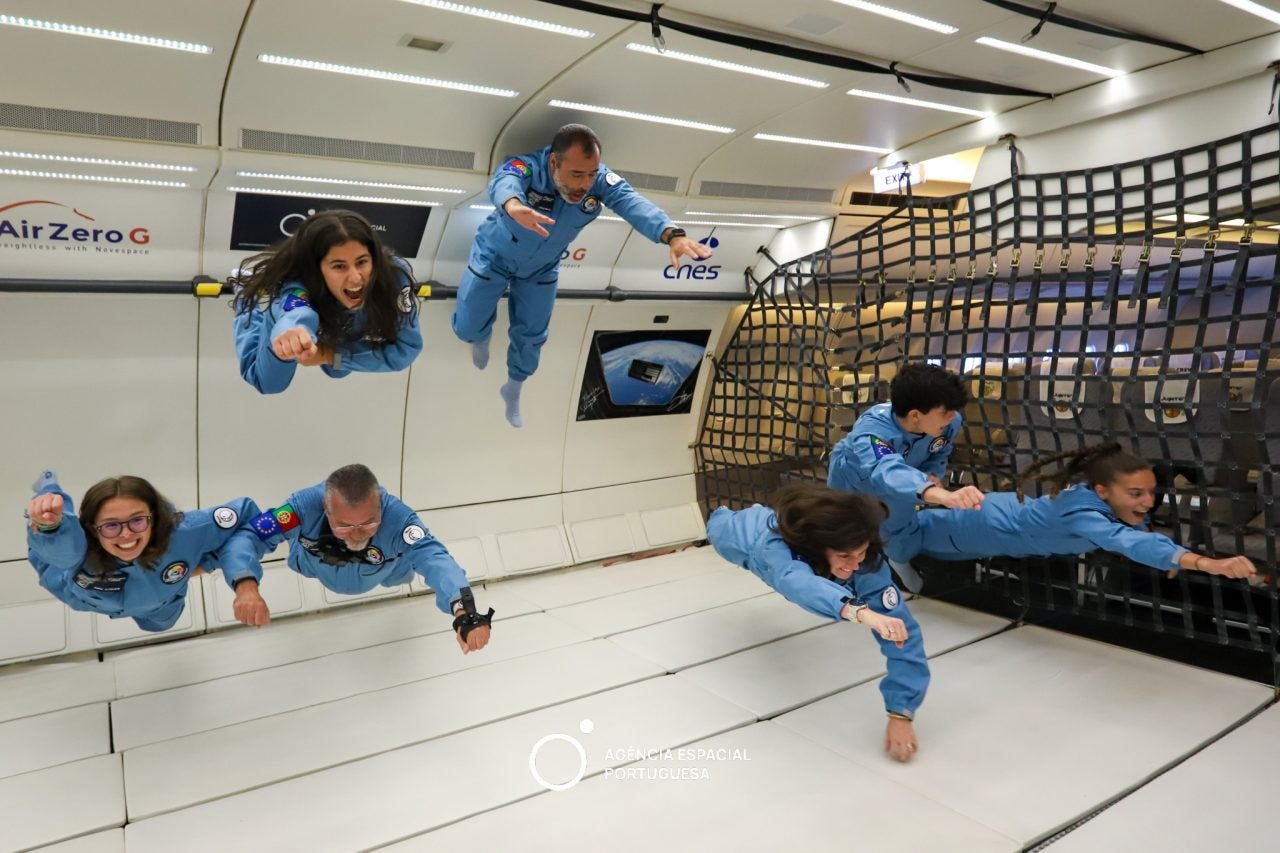 Estudantes de Portugal e Estónia juntam-se em voo que simula viagem ao espaço
