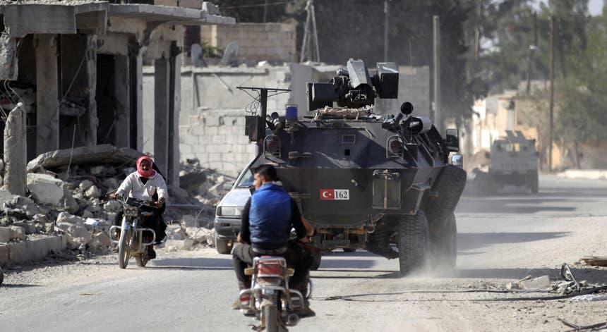 Um carro armado turco nas ruas de al-Raj, uma cidade síria dominada por milícias anti-Assad, em outubro de 2016 Foto: Reuters Um carro armado turco nas ruas de al-Raj, uma cidade síria dominada por milícias anti-Assad, em outubro de 2016 Foto: Reuters