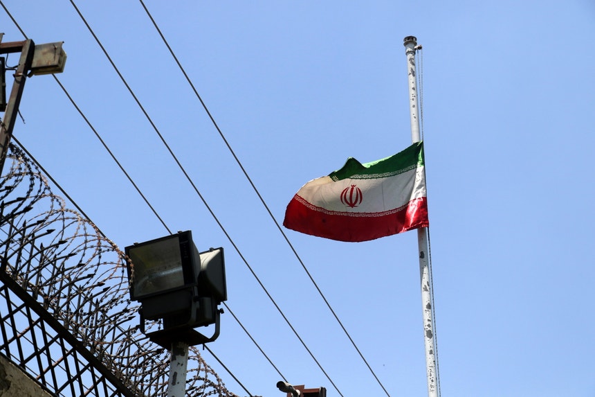 Iranianos exprimem tristeza com a morte do presidente Ebrahim Raisi