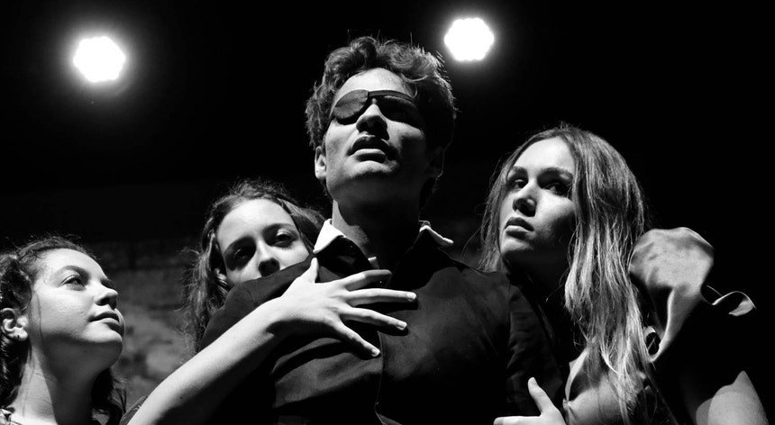 Neo-Nazi Attack on Actor Adérito Lopes: A Shocking Act of Unprovoked Violence