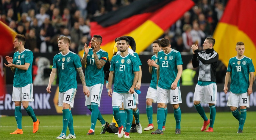 Alemanha e Espanha protagonizaram um grande duelo
