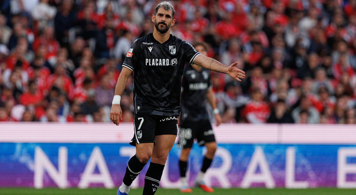 Nelson Oliveira contesta motivos de suspensão pelo Vitória de Guimarães