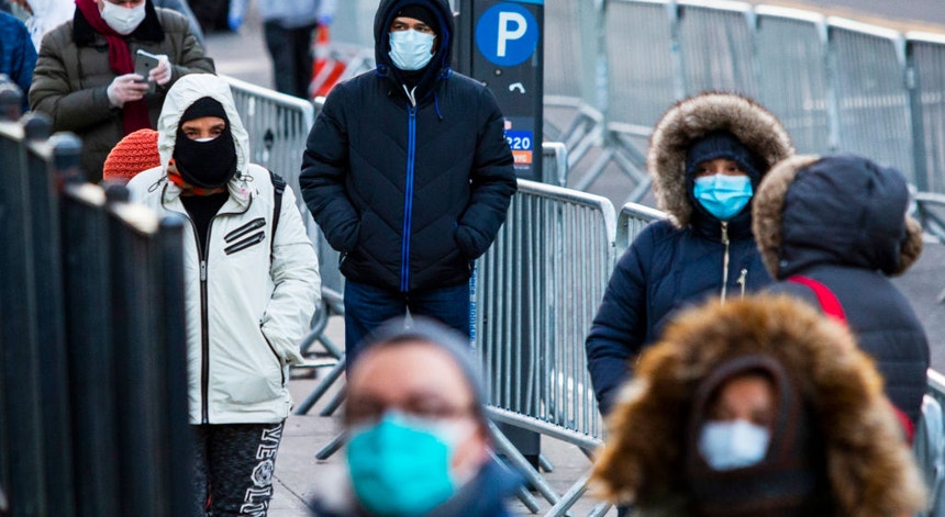 Nos Estados Unidos parecem intermináveis os dias da pandemia
