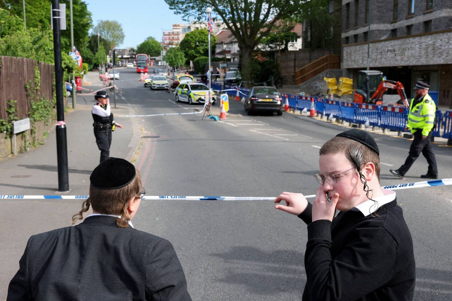 Homem acusado de tentativa de homicídio após esfaquear dois judeus em Londres
