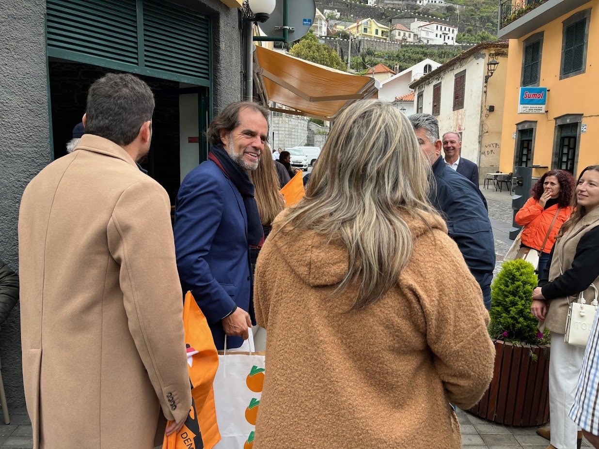 Albuquerque avisa que deputados da Madeira podem passar a independentes