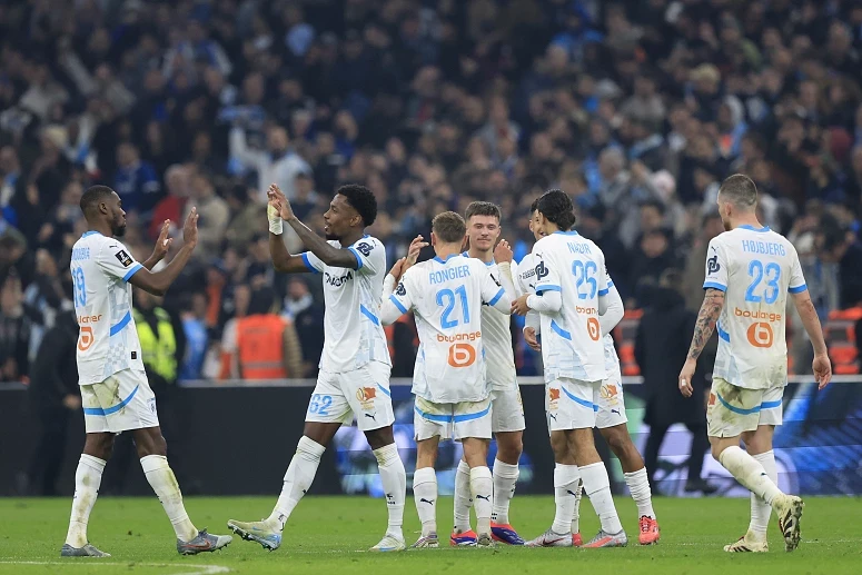 Imagem relacionada com a notícia: Os jogadores do Marselha festejaram a goleada
