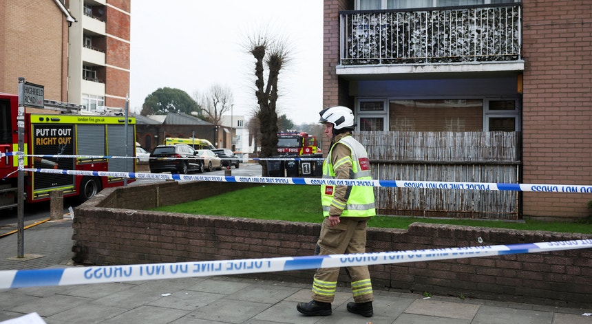 Imagem de Polícia de Londres investiga incêndio de ambulância como crime antissemita