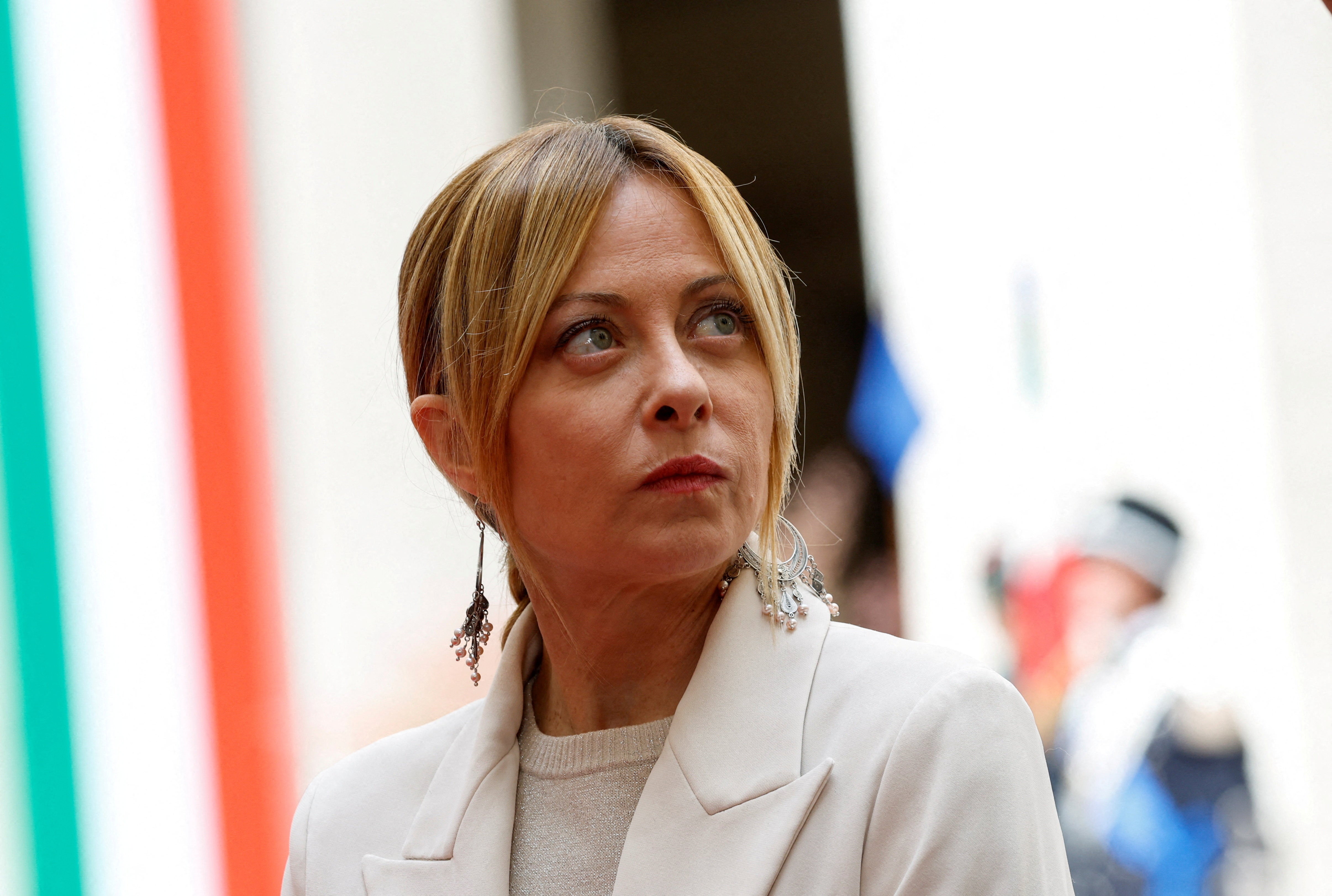 Giorgia Meloni fala sem reservas da sua vida em livro autobiografico