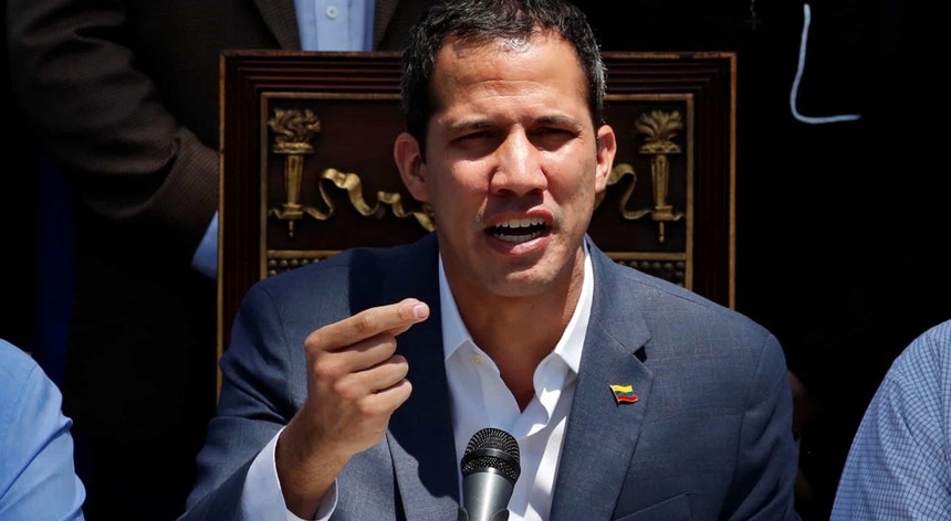 Juan Guaidó lidera a equipa de oposição venezuelana que se prepara para retomar o diálogo com o governo
