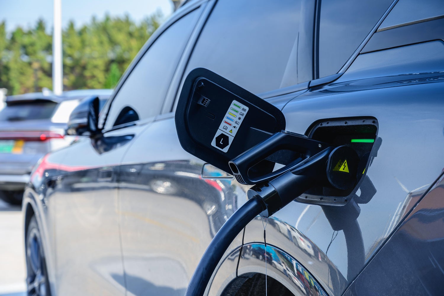 Acordo. China corta para metade exporta��o de carros el�tricos para Uni�o Europeia