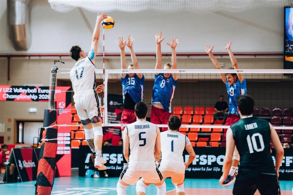 Portugal soma terceira derrota e despede-se da fase final do Euro sub-22 de voleibol