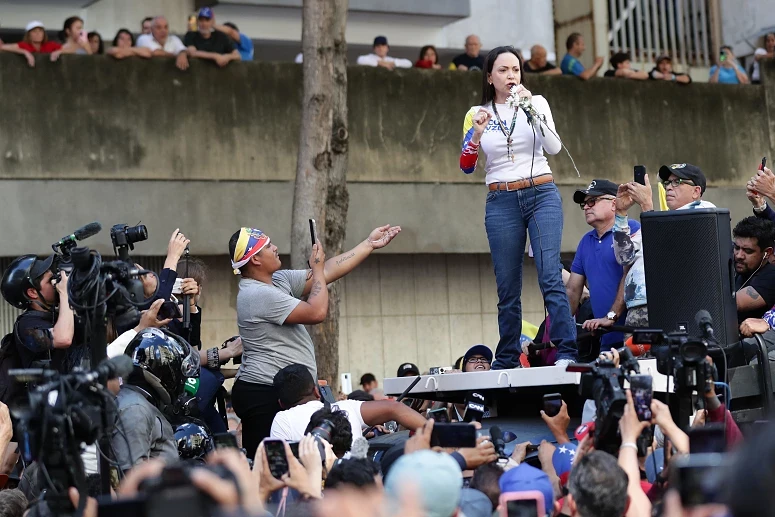 Imagem relacionada com a notícia: Corina Machado foi detida e depois libertada
