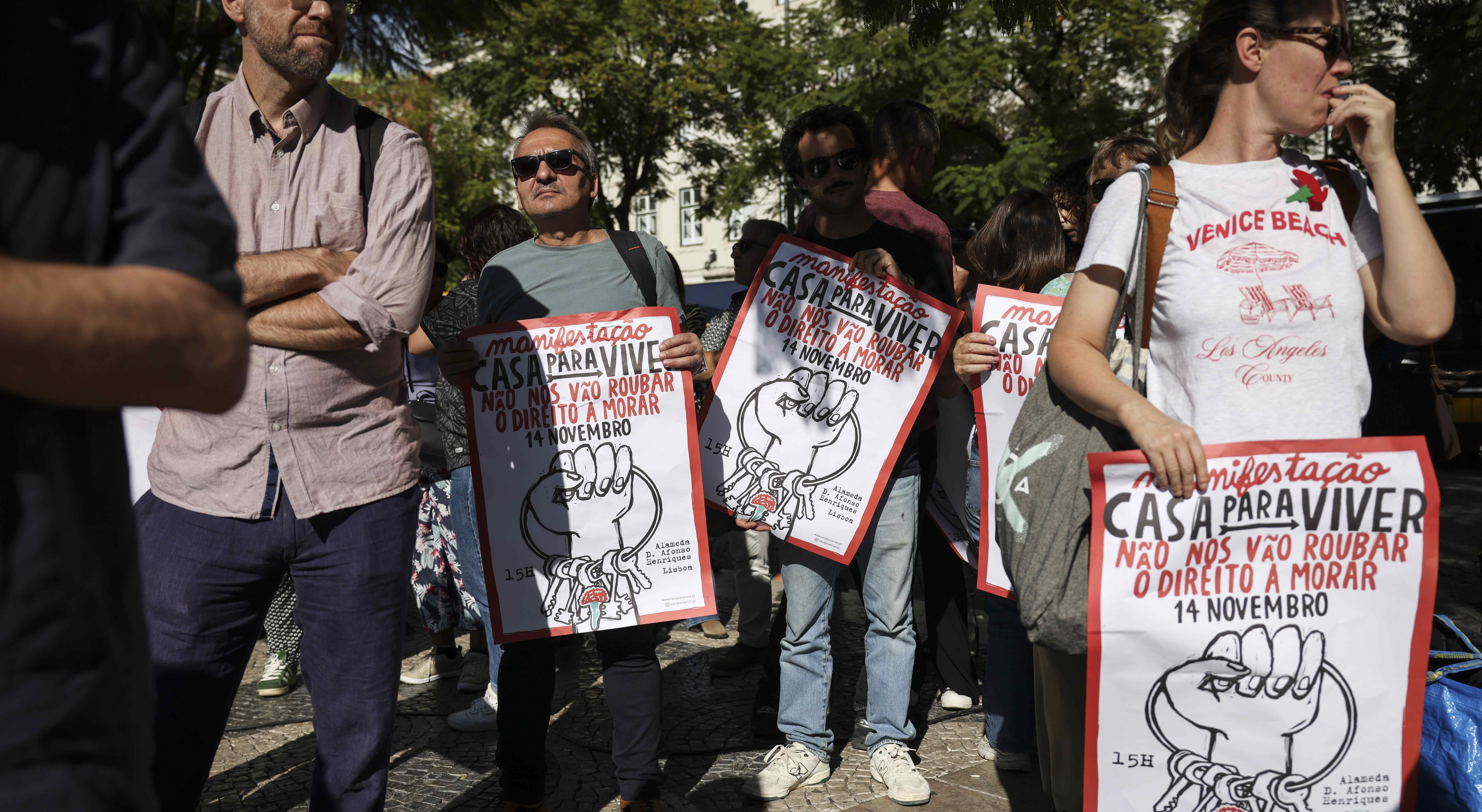 Manifestantes pelo direito � habita��o querem greve ib�rica a 11 de novembro