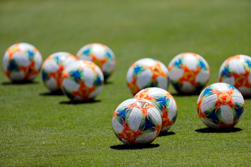 Liga: fim a jogos de futebol com menos de 13 atletas disponíveis - TVI  Notícias