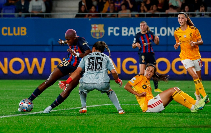 Benfica arranca Champions feminina da pior forma: goleado em Barcelona