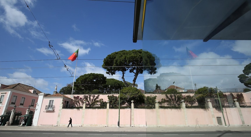 Passos Coelho mantém silêncio para a segunda volta