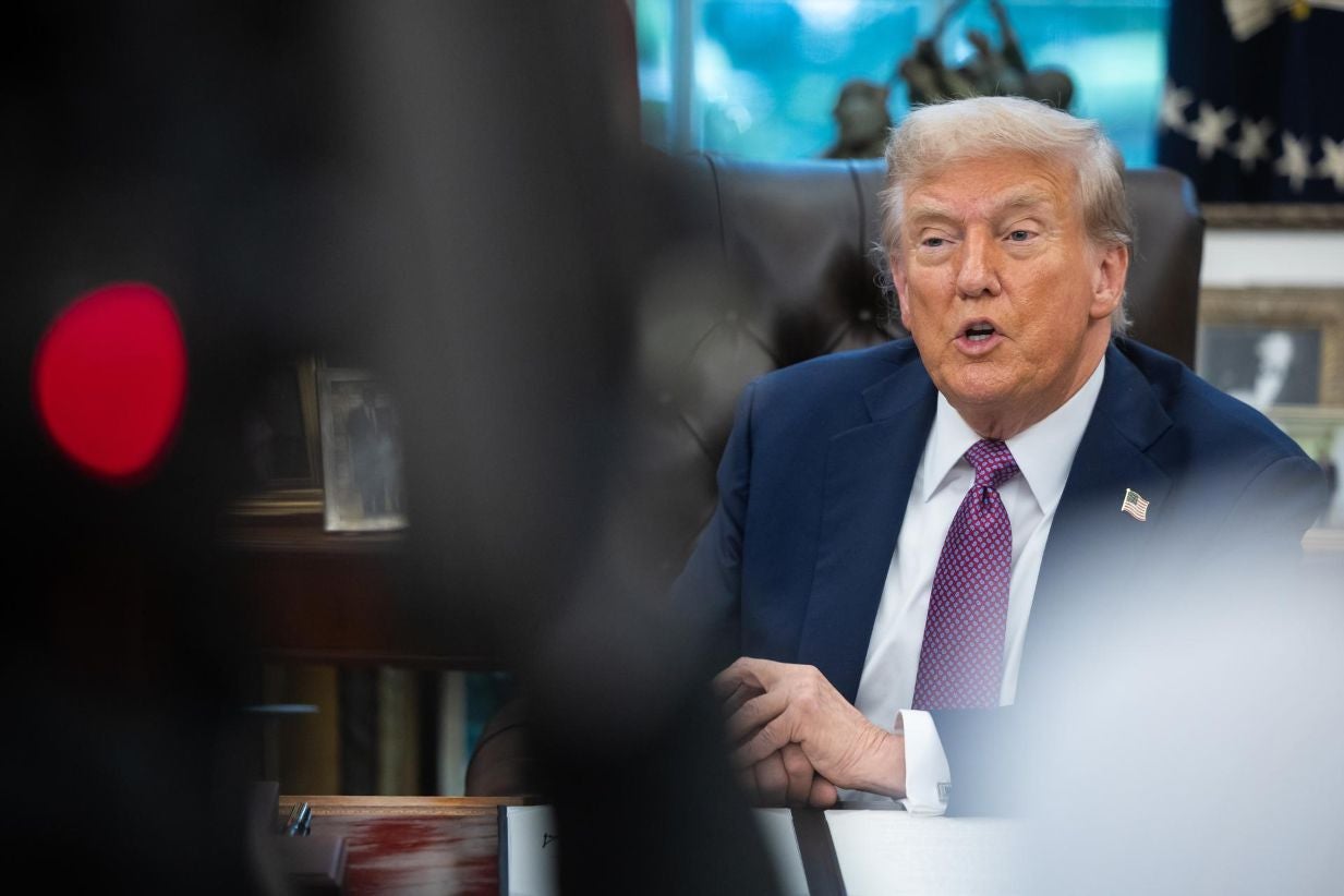 Trump declara que EUA vão "iniciar ataques terrestres" contra cartéis de droga