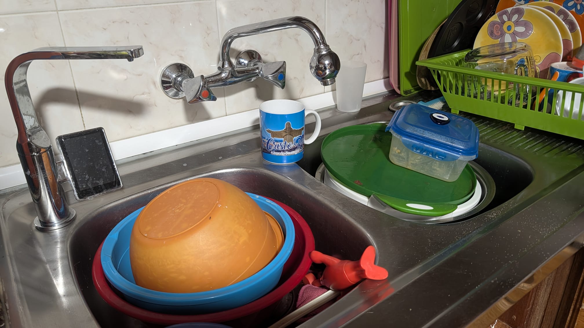 Fallas en el suministro de agua en Almada continúan sin fecha de solución