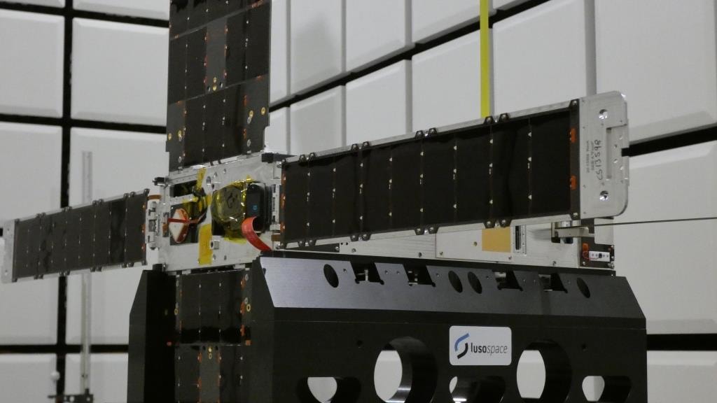 Imagem de Camões, Pessoa, Saramago e Agustina. Portugal lança constelação de satélites para comunicações marítimas