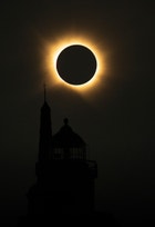 Imagem ilustrativa: Um eclipse digital