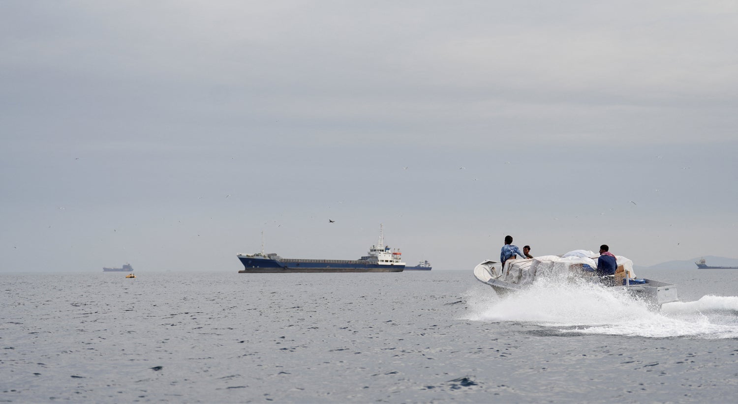 Bloqueio dos EUA no Estreito de Ormuz "será aplicado a navios de todas as nacionalidades"