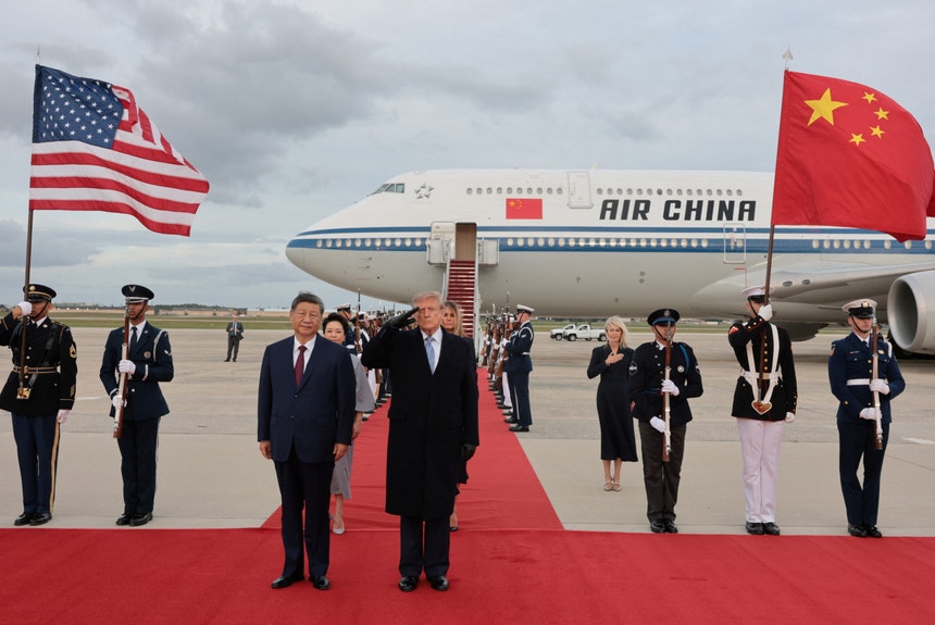 Imagem de Xi Jinping já aterrou nos Estados Unidos e foi recebido por Trump