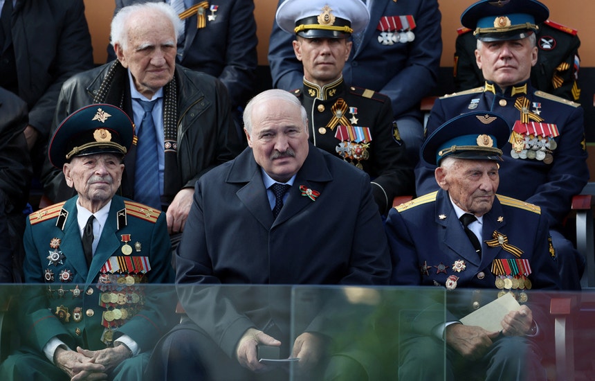 Alexander Lukashenko em Moscovo, nas celebrações do Dia da Vitória
