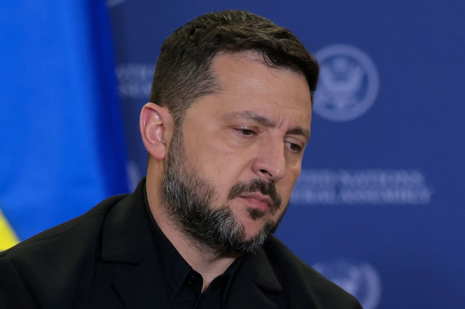 Kiev considera "vergonhosa e injustificável" retirada de sanções a oligarcas russos