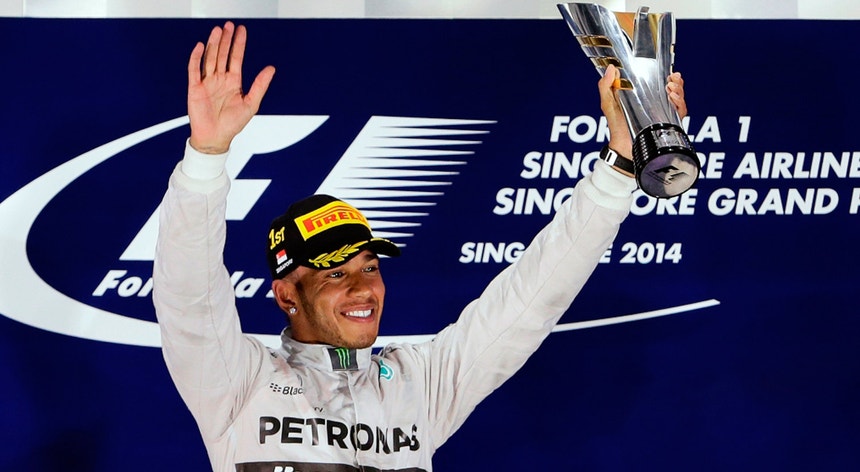 Lewis Hamilton ainda acredita no título
