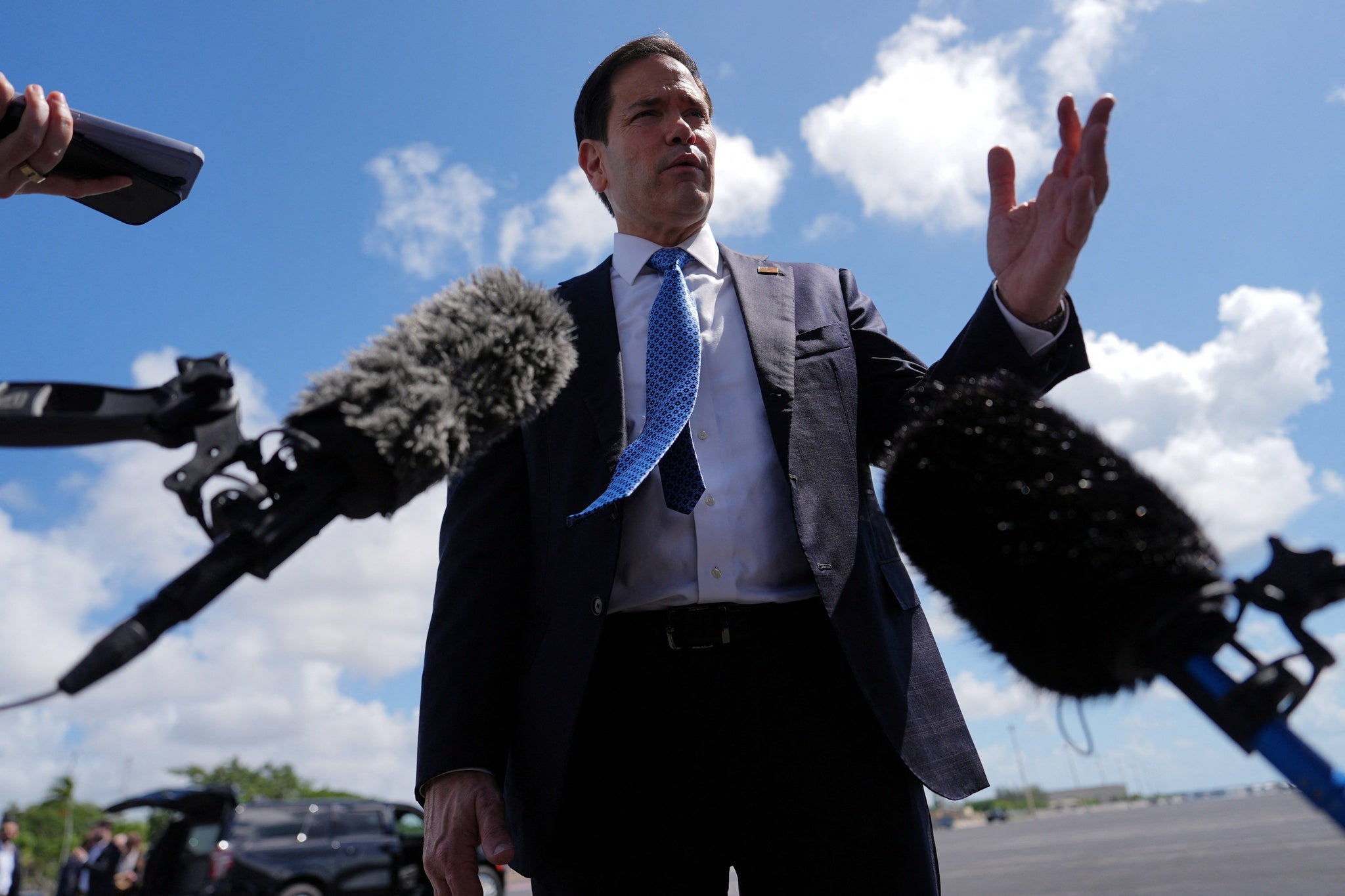 Rubio afirma que "ator estrangeiro" está envolvido em conspiração contra base britânica