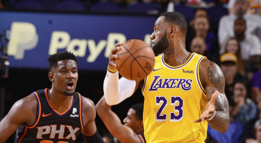 Os Phoenix Suns regressam 11 anos depois aos "play-offs" da NBA
