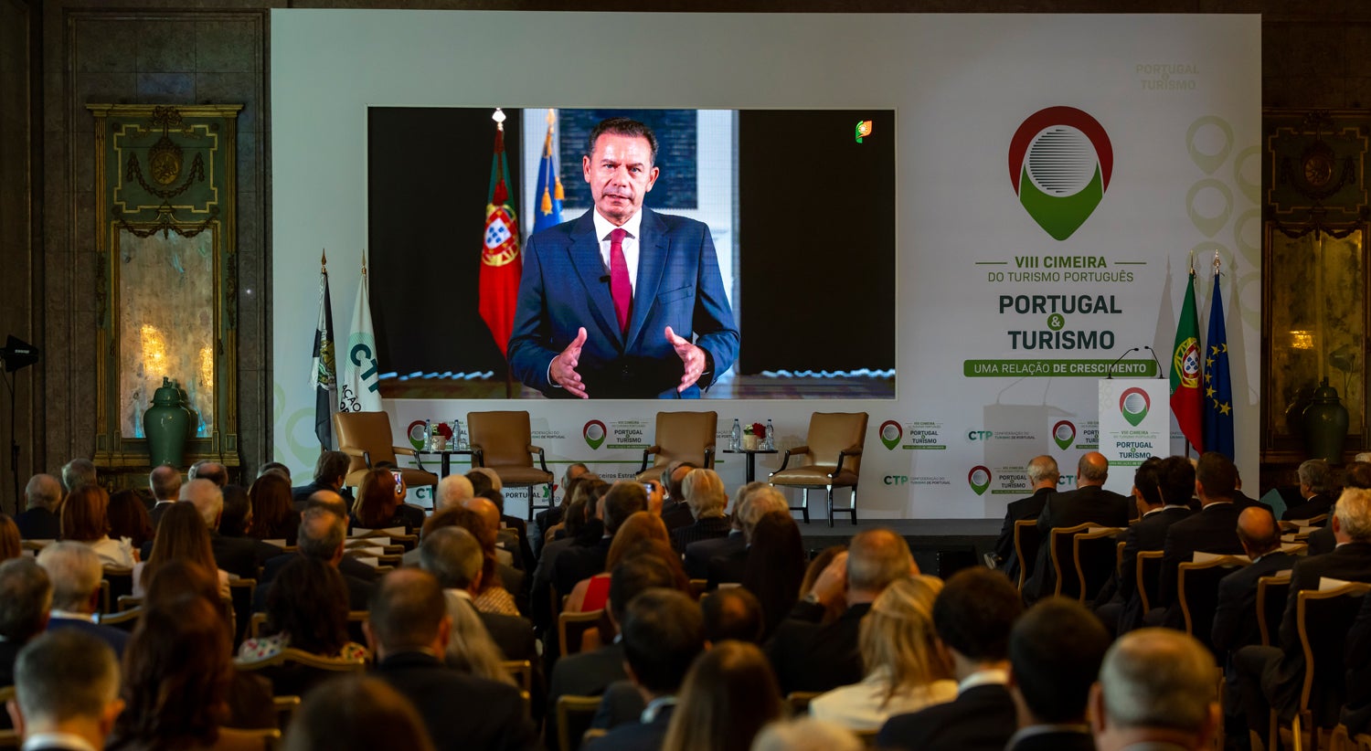 Governo vai levar política de habitação "até ao fim" sem se "deixar intimidar"