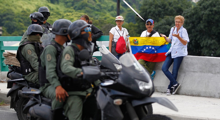 Convocada a 1 de maio por Nicolás Maduro, a eleição da Assembleia Constituinte realizou-se no passado domingo passado sob apertada vigilância militar
