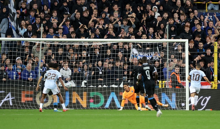 Aston Villa e AEK Atenas vencem no arranque da Champions