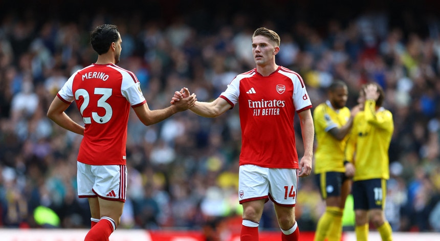 Arsenal dá a volta ao Leeds e junta-se à condição ao líder City
