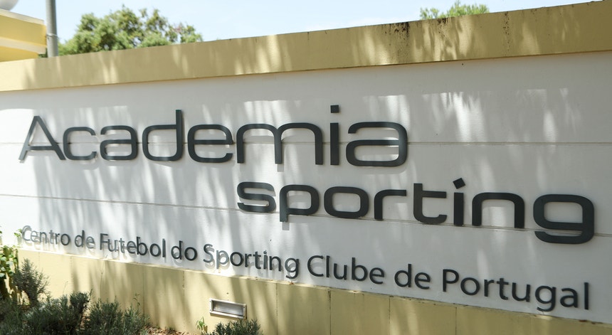 Alcochete abre as portas à renovada equipa de futebol do Sporting
