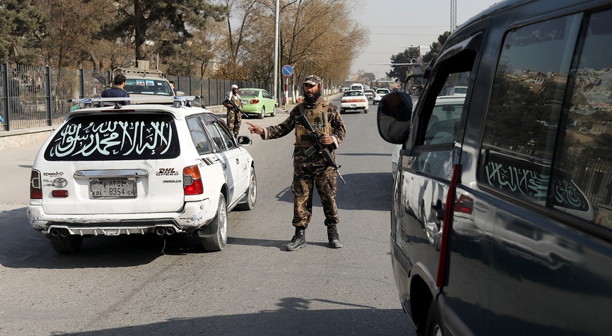 Talibãs mataram ou fizeram desaparecer mais de 100 ex-polícias e agentes de serviços de segurança
