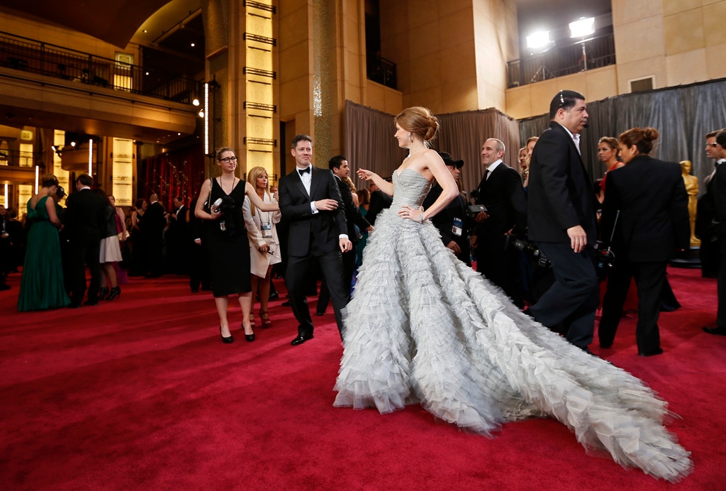  Amy Adams com vestido de la Renta na cerim&oacute;nia dos &Oacute;scares de 2013 