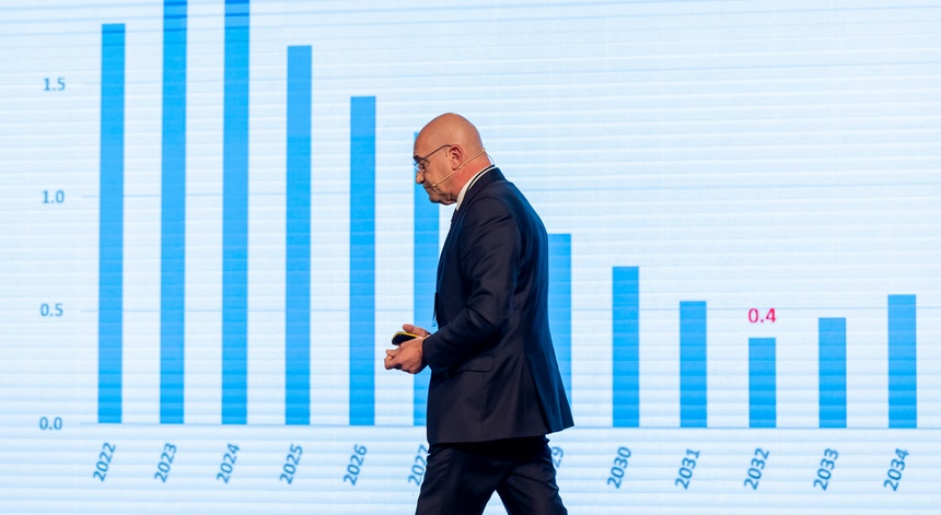 Imagem de Passos recomenda a Montenegro que se 