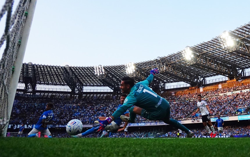 Imagem de Nápoles perde com o Como na estreia de Allegri no Diego Maradona