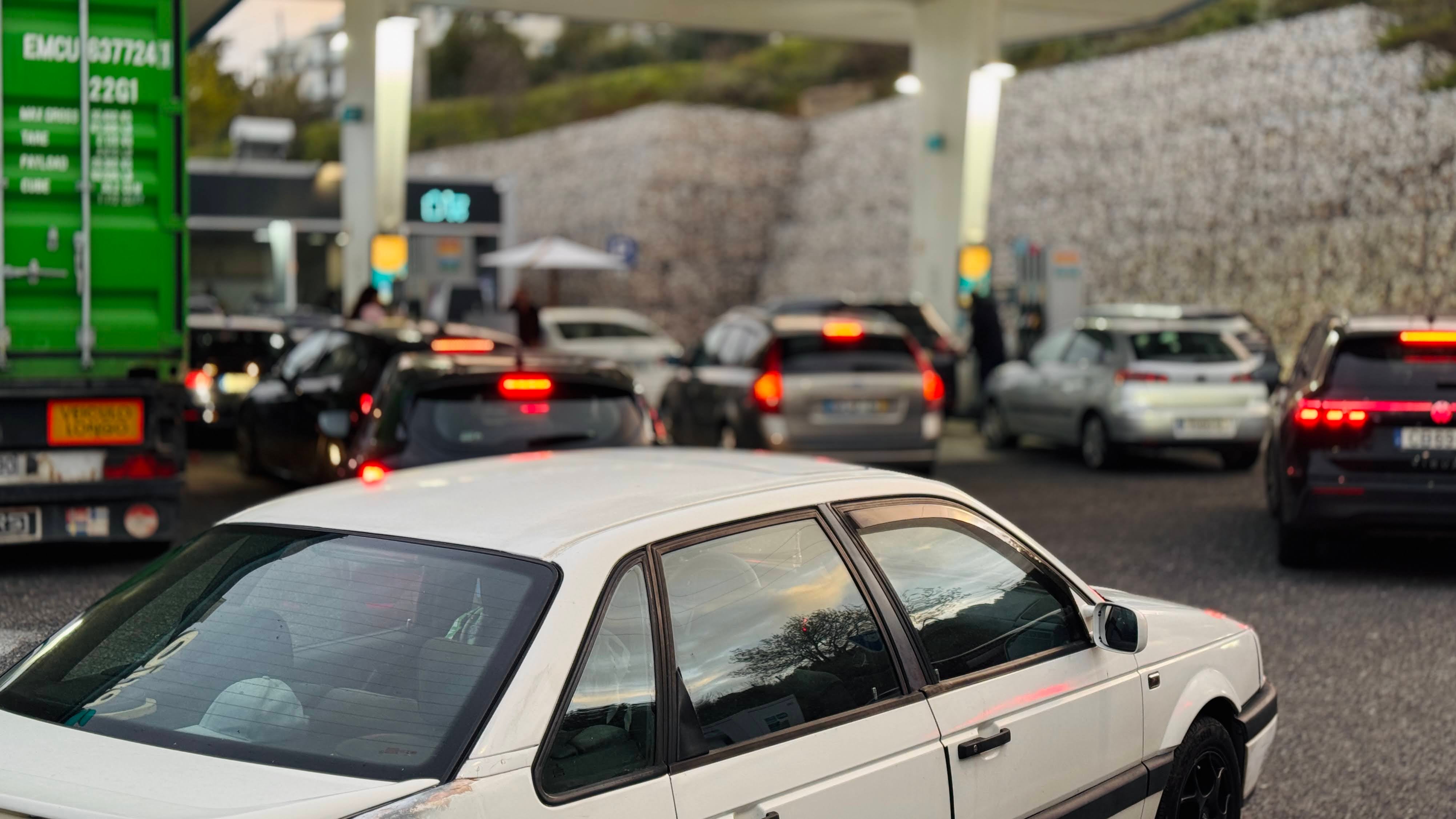 Preços da gasolina e gasóleo voltam a subir na próxima semana