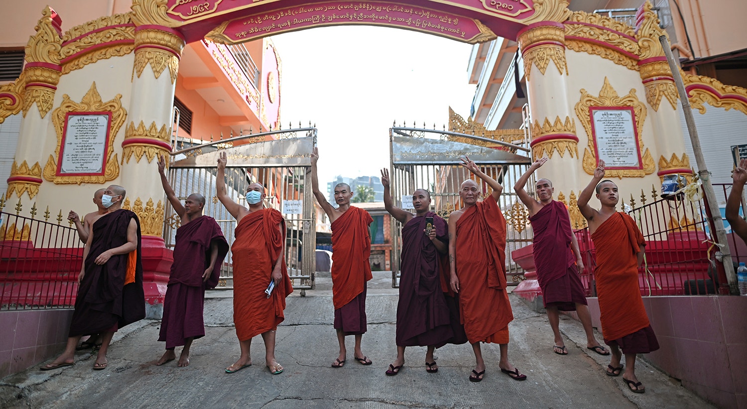  Monges budistas juntaram-se ao protesto contra o golpe militar | Foto: Reuters 