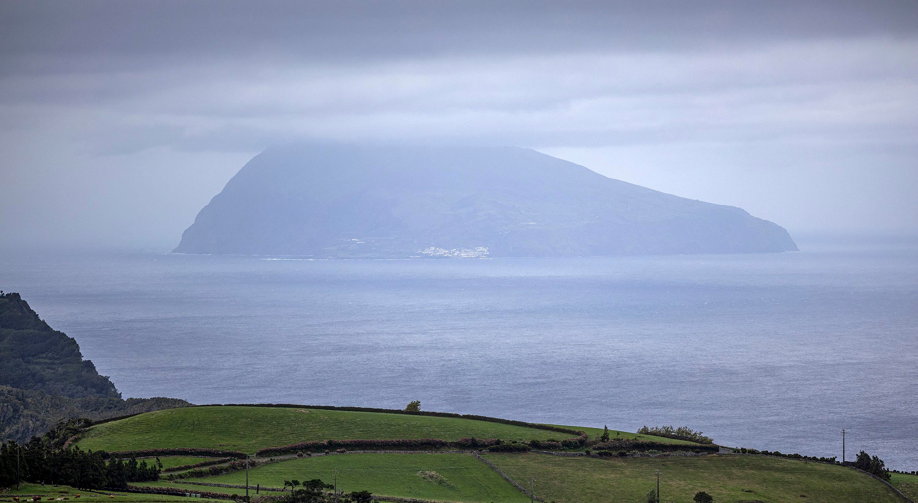 Corvo Island without maritime goods supply for almost a month